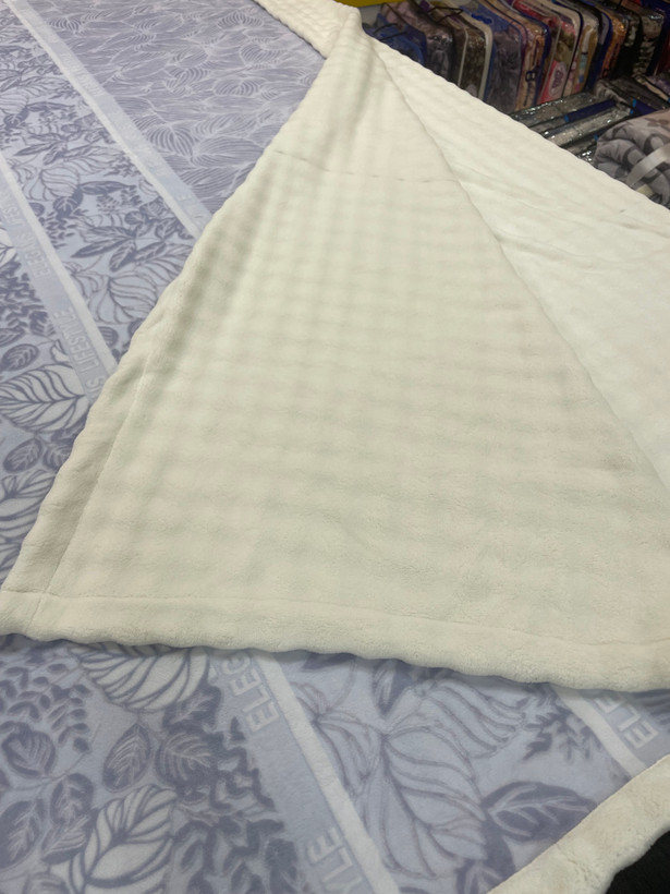 🛎️پتو دو نفره ابریشمی۱۰۰٪طرح برجسته بسیار درجه یک ضمانتی از برند کاندیش💎