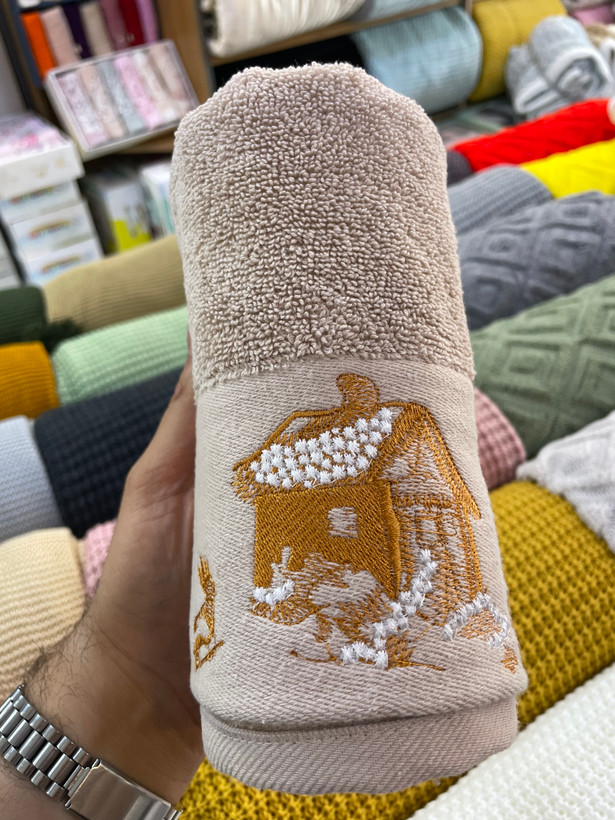 🟡حوله دست و صورت گل دوزی شده جنس بامبو